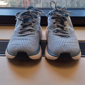 Women's Hoka One One Blue Arahi 5 8.5D Wide